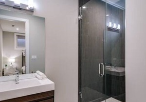 811 #1 - Stunning Duplex Condo - Downtown River North