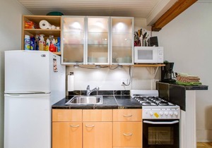 94SLL - Inexpensive - Fireplace - WiFi - Sleeps 4 by RedAwning