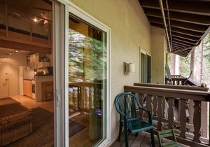 94SLL - Inexpensive - Fireplace - WiFi - Sleeps 4 by RedAwning