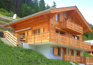 A luxurious 12 person chalet with superb view.