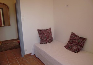 A paradise in Provence. Breathtaking view. Sleeps 9. Swimming pool. Grotte Chauvet.