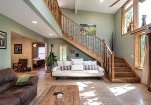 A touch of Texas Hill Country in SOCO Austin, w/SWIM SPA for 10 +SAUNA