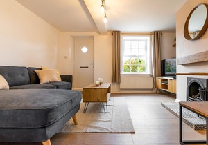 Abbey Farm Cottage | Walking distance to the beach!