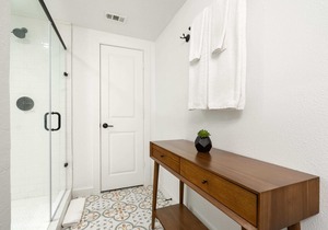 Abode | Montrose | 1-Bedroom
