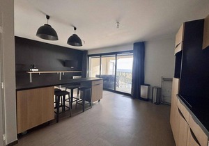 Accessible apartment with balcony, pool, parking, and beach in La Tranche-sur-Mer