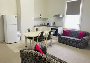 Adelaide's Seaside Location - Glenelg Beach: Seafield Apartment No. 6, Upstairs