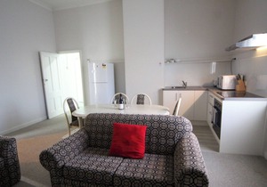 Adelaide's Seaside Location - Glenelg Beach: Seafield Apartment No. 6, Upstairs