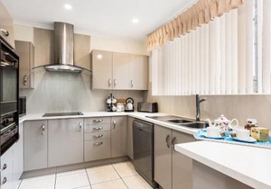 Adelaide Style Accommodation-Close to City-North Adelaide-3 Bdrm- FREE Parking