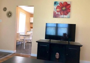 Adorable Finch Arboretum One Bedroom