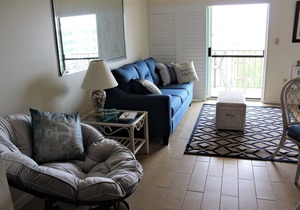 Adorable, highly-amenitized 1-bedroom oceanfront condo with free WiFi, HBO, and an outdoor pool located steps from the beach!