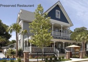 Adorable Historic Downtown Apartment