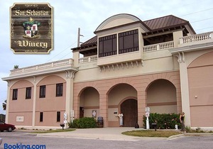 Adorable Historic Downtown Apartment