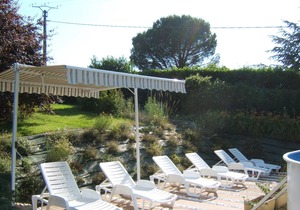 Air-conditioned guest room up to 3 people - Free Wifi.