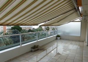 AIR-CONDITIONED T2 IN DOWNTOWN LAVANDOU