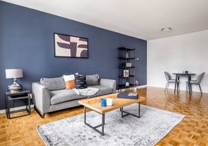 Airy Back Bay 1BR w/Gym, Doorman, W/D, nr. Copley Mall, by Blueground