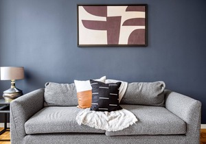 Airy Back Bay 1BR w/Gym, Doorman, W/D, nr. Copley Mall, by Blueground