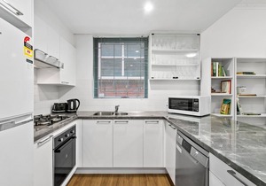 ALEX6 - peaceful 1 bedroom in heart of Crows Nest