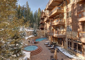 All Resort Fees Included | Ski-in/Ski-out Mountain Condo | Shared Outdoor Hot Tub + Outdoor Pool