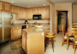 All Resort Fees Included | Ski-in/Ski-out Mountain Condo | Shared Outdoor Hot Tub + Outdoor Pool