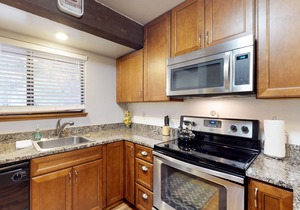 All-Seasons Condo with Deck - Walk to Pool, Hot Tub, & Huntington Lake