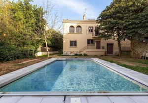 Alluring Holiday Home in Estagel with Private Pool