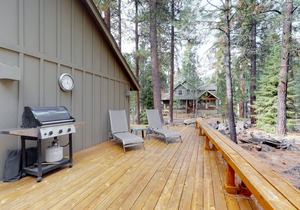 Alpine haven with wood fireplace & access to pool & hot tub