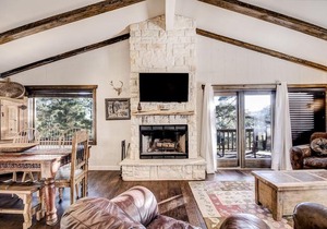 Alto Lakes - Four Bedroom Cabin with Hot Tub