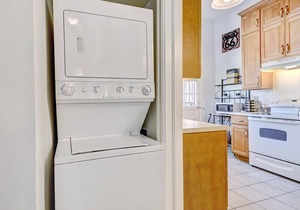 Amazing 1 Bed in Starland, Heated Pool Access