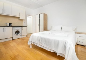 Amazing 1 Bed Studio Flat in Kilburn near West Hampstead for 2 people