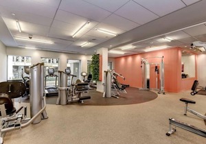 Amazing 2 Bedroom Condo At Arlington With Gym