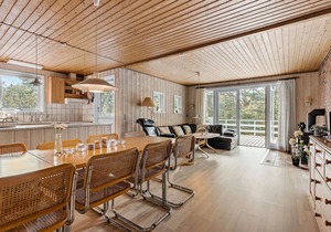 Amazing home in Aakirkeby with kitchen