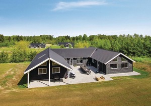 Amazing home in Glesborg with sauna