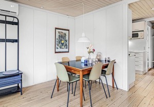 Amazing home in Gudhjem with WiFi