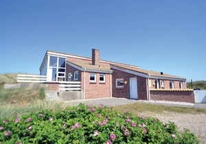 Amazing home in Hvide Sande with sauna
