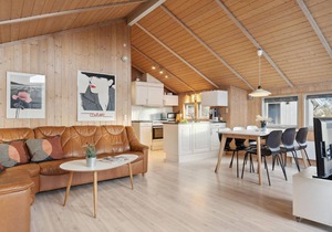Amazing home in Juelsminde with sauna