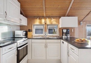 Amazing home in Juelsminde with sauna