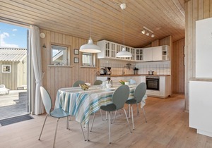 Amazing home in Thisted with kitchen