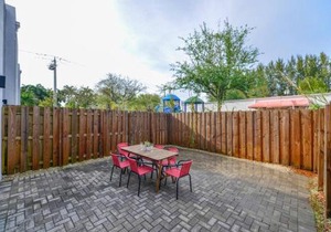Amazing Townhouse 15 minutes from the Beach