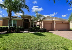 Amazing Villa with south facing pool and conservation view