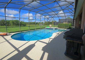 Amazing Villa with south facing pool and conservation view