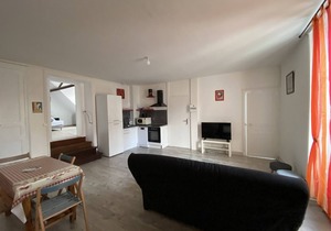 Apartment 200m from Saint Roch Spa with Free Parking and WiFi