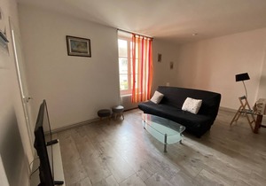 Apartment 200m from Saint Roch Spa with Free Parking and WiFi