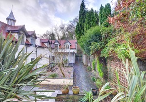 Apartment 4, The Old Stables