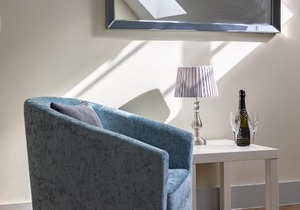 Apartment 8, Isabella House, Aparthotel, By RentMyHouse