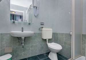 Apartment Ana - 5 m from beach: R8-21(4) - Cove Pokrivenik, Island Hvar, Croatia
