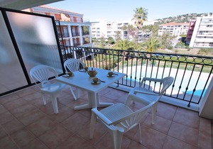 Apartment for 4/5 people - Swimming pool residence - A/C - WiFi - Near beach and city center -.
