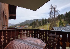 Apartment for 7, ski-in/ski-out, balcony
