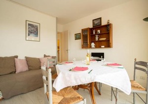 Apartment Les Jardins du Port-4 by Interhome