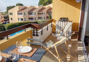 Apartment Les Jardins de Bandol by Interhome