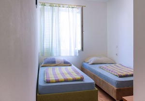 Apartment Super - 50 m from pebble beach: A8 Marija - 1.kat(3+2) - Povljana, Island Pag, Croatia